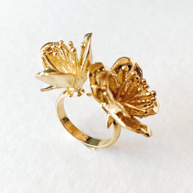 Złoty pierścionek kwiaty czereśni