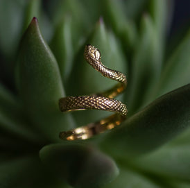 Złoty pierścionek regulowany żmija